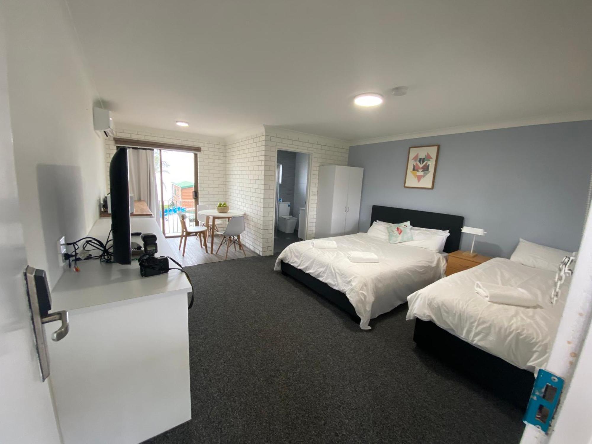 Lakeside Inn Wollongong Primbee Eksteriør bilde